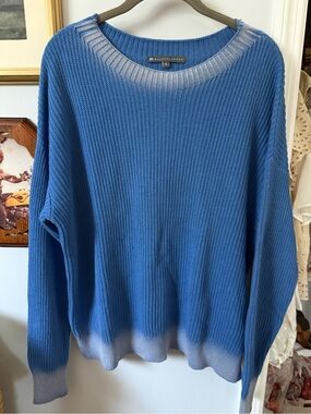 Elliott Lauren Two-Tone Blue Crewneck Sweater